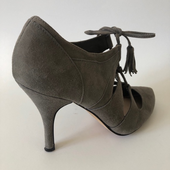 PLENTY BY TRACY REESE TAN SUEDE HEELS - Picture 8 of 12